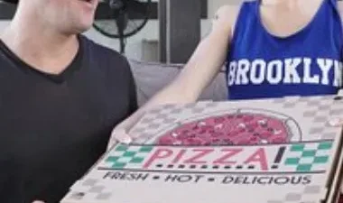Bữa tiệc pizza bất ngờ cực sướng - Phim sex HD tại Phevkl