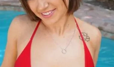 Xem Gracie Gates bơi lội nóng bỏng Full HD tại Phevkl