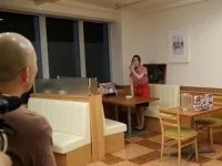Giờ "làm việc" của ông chủ và cô nhân viên xinh lộng lẫy
